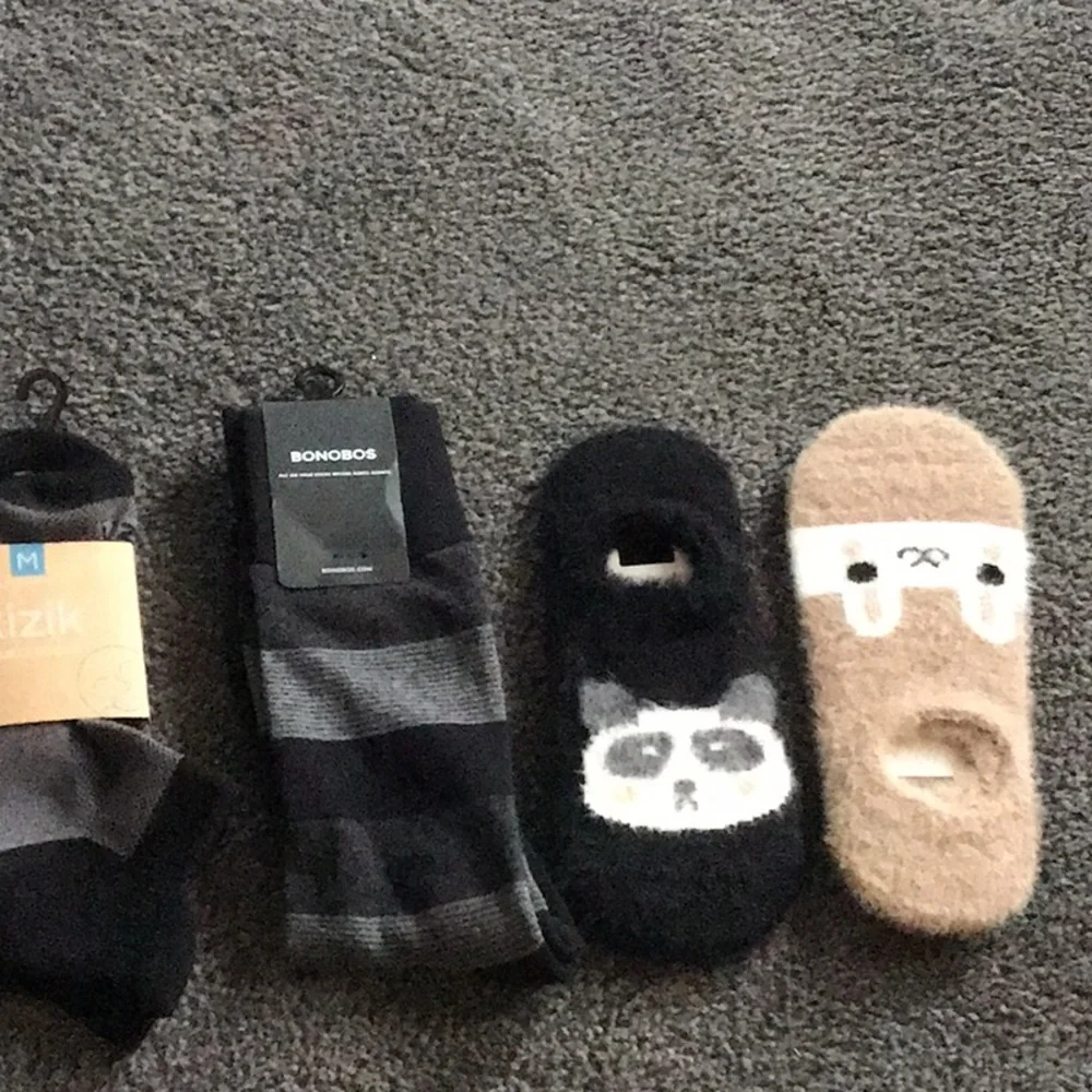Bundle of 4 new socks - Picture 5 of 6